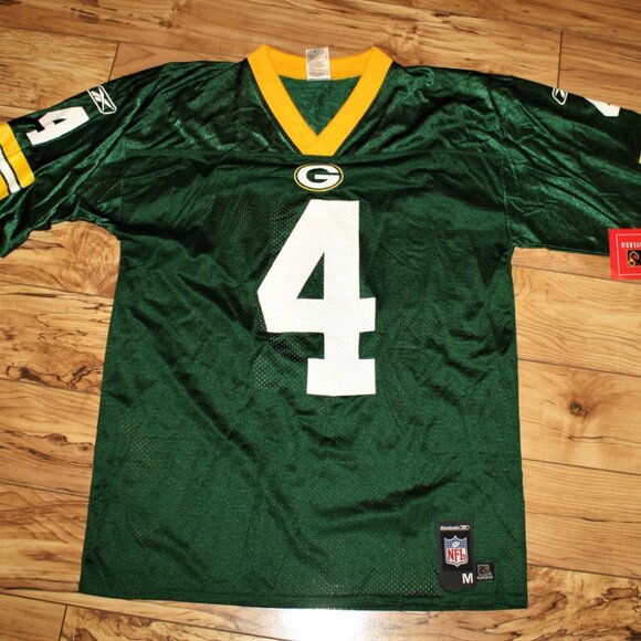 Brett Favre Jersey size M with New Era Packers beanie - Picture 1 of 2